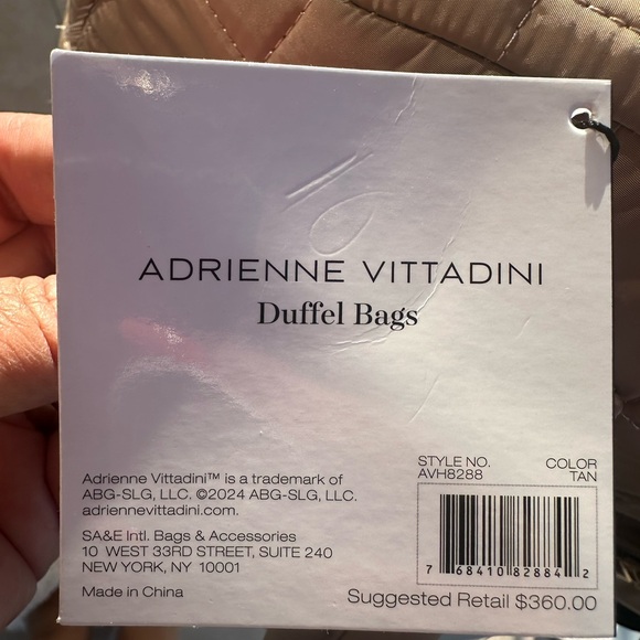 NWT Adrienne Vitadini Tan Quilted Nylon Duffle Bag for Travel - Picture 3 of 10